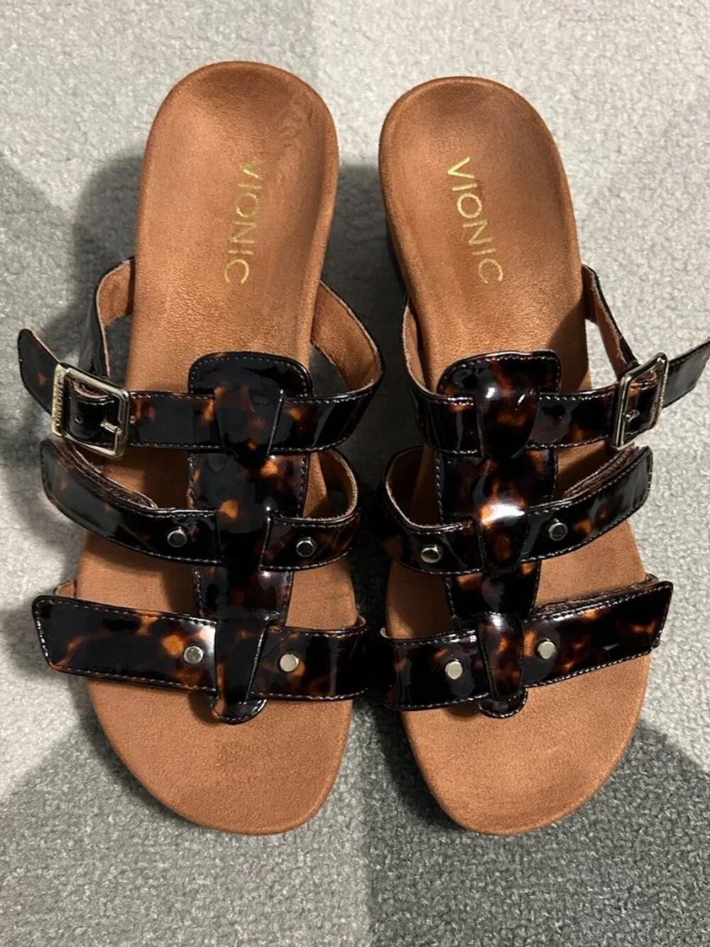 VIONIC‎ RADIA Brown Tortoise Shell Triple Strap Wedge Sandals Women's Size 7